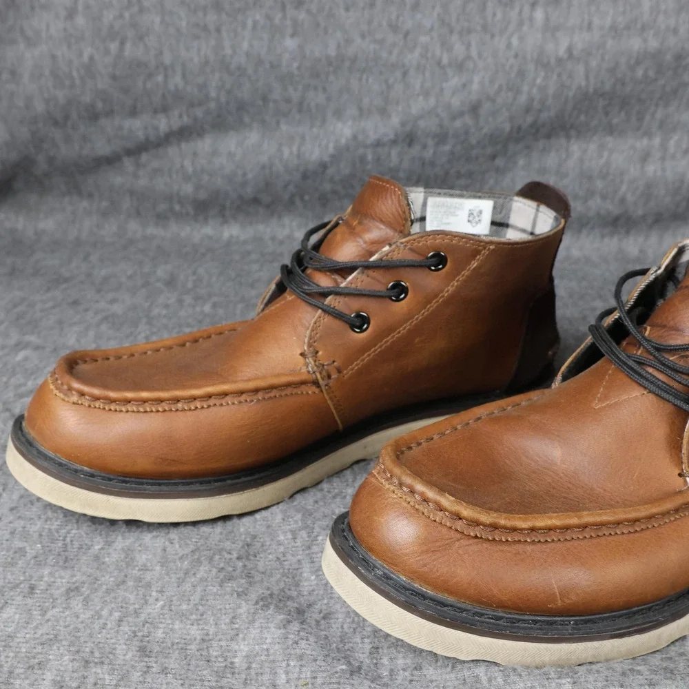 TOMS Boots Mens Size 10.5 Brown Leather Chukka Ankle Lace Up Plaid Lined